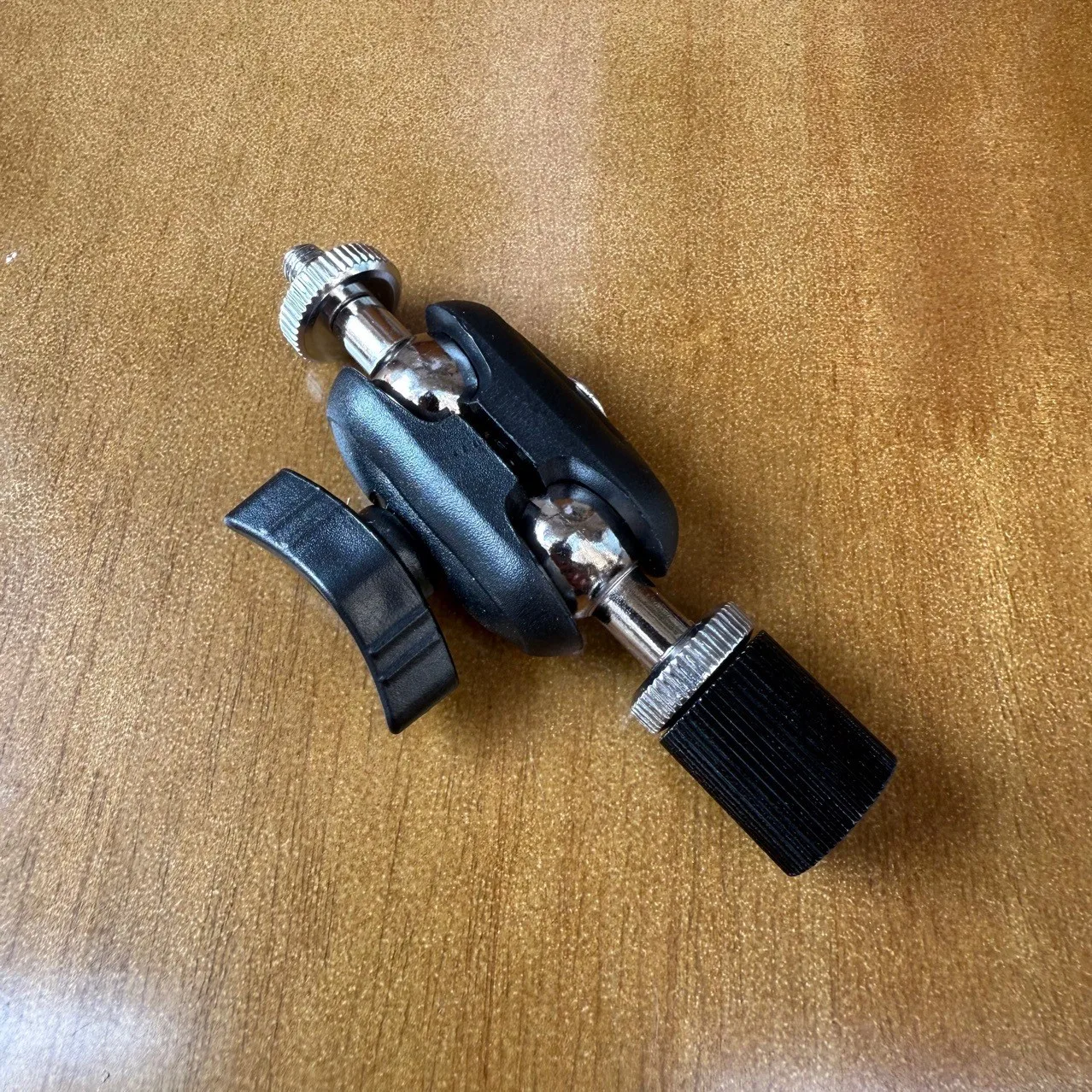 Universelles Stativ-Gelenkzubehör mit 17mm Kugelkopf auf 1/4 Zoll Handyhalterung als Ersatz für Stabile Fotografie