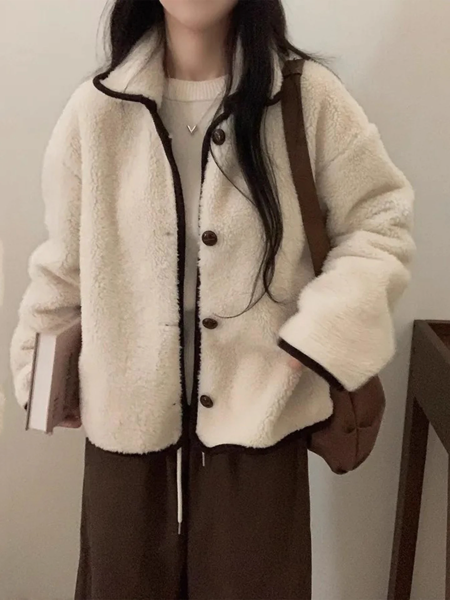 

Ladies' Lamb Fur Jaet Stand Collar Long Sve Loose Fit Winter Coat Retro Sle Button Closure Polyester Fiber