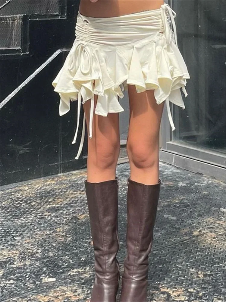 النساء Y2K ريترو منخفضة الخصر التنانير الصغيرة ربط غير النظامية كشكش مطوي تنورة قصيرة الصيف الجرونج القوطية 2000s التنانير الجمالية