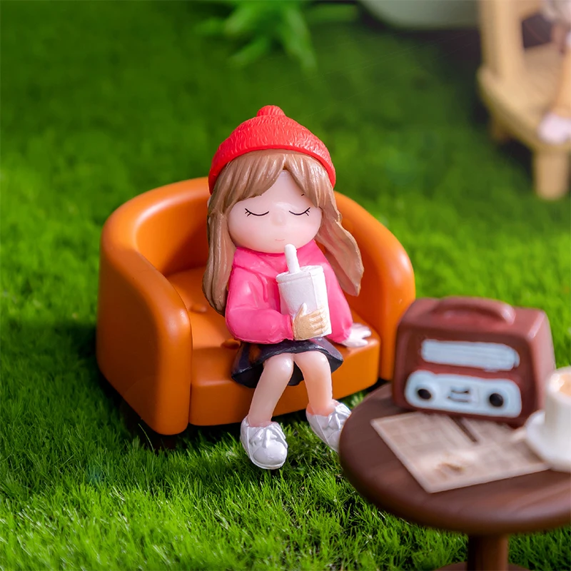 2pcs Mini Girls Best Friend Statue Micro Landscape Decoration Car Home Desktop Ornaments