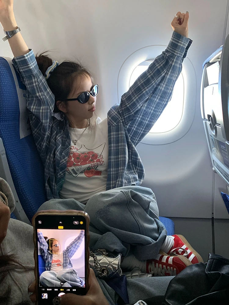 

Свободная синяя клетчатая рубашка с желтыми пуговицами, новая коллекция весна-осень, в стиле колледж, гонконгский стиль, антивозрастное пальто для женщин