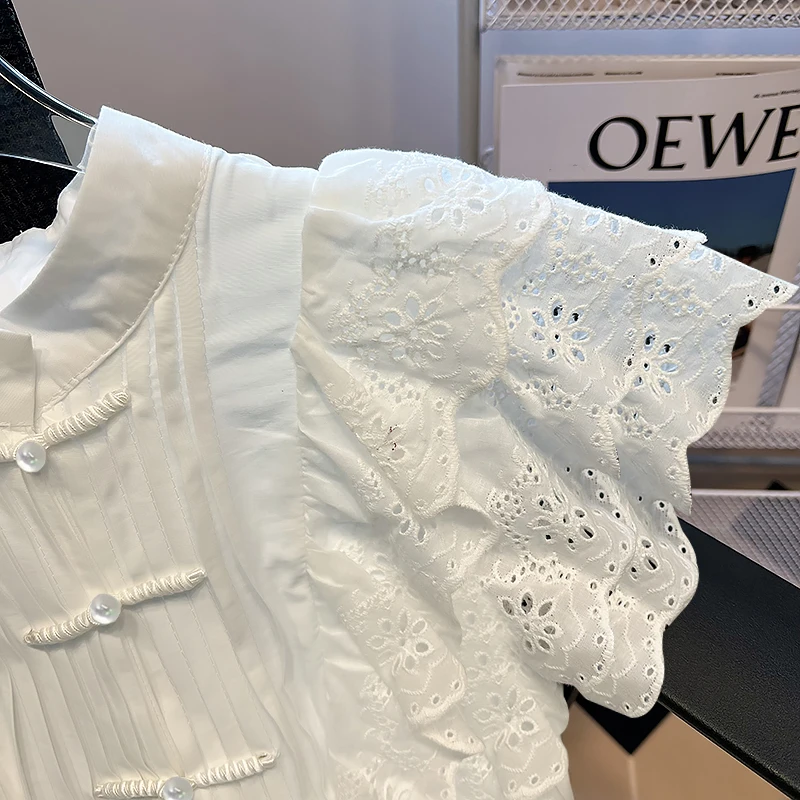 Summer Lady Temperament Fashion White Shirt Lace Stitching Flying Sleeve Blouse Women's Buckle Stand Collar Sleeveless Top