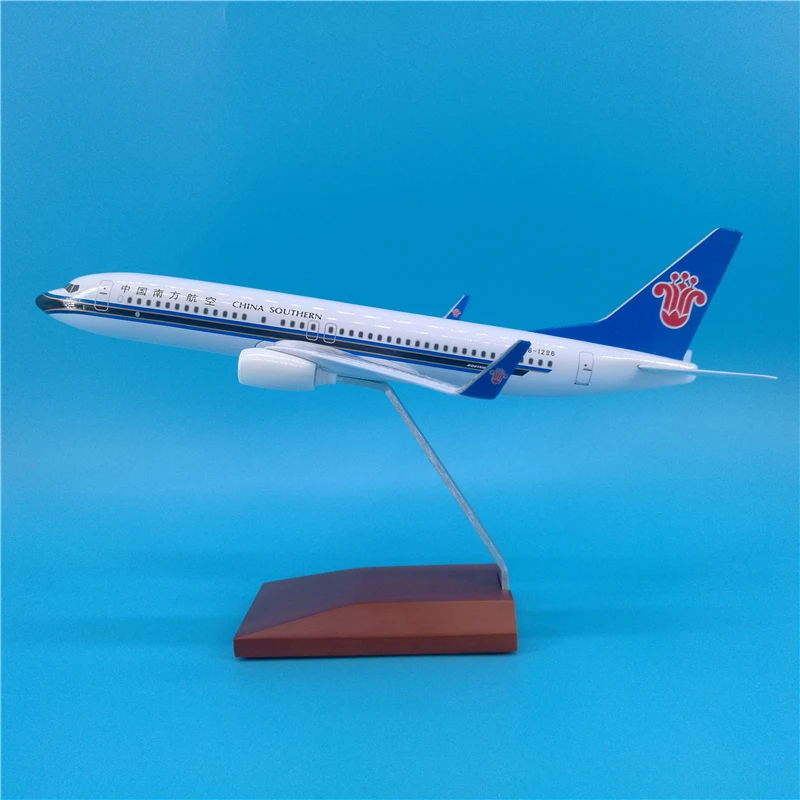 Diecast Metal Alloy 28cm China Southern Airlines B737 Passenger Aircraft Alloy Aircraft Replica Model Toy For Collection