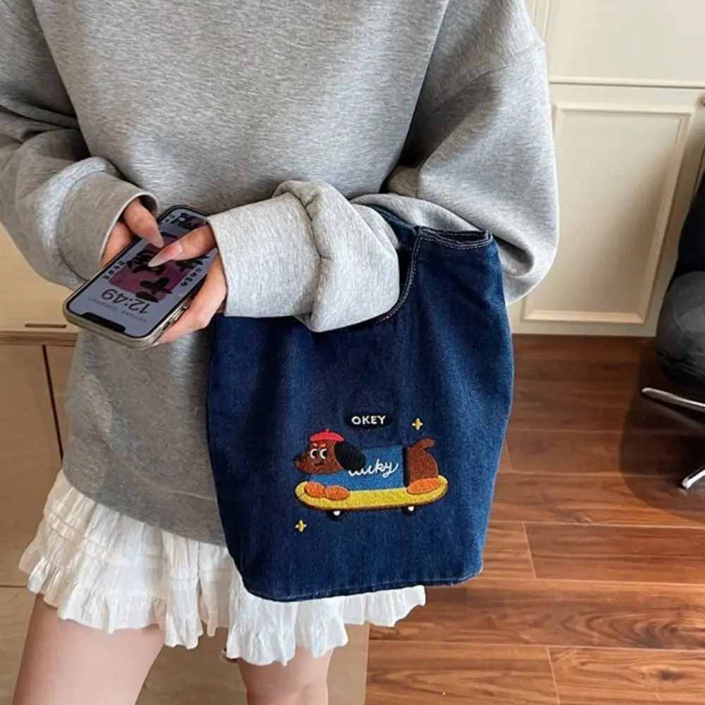 

Practical Skateboard Dog Embroidered Canvas Bag Large Capacity Small Cloth Bag Denim Handbag Fashion Cute Lunch Bag Outdoor