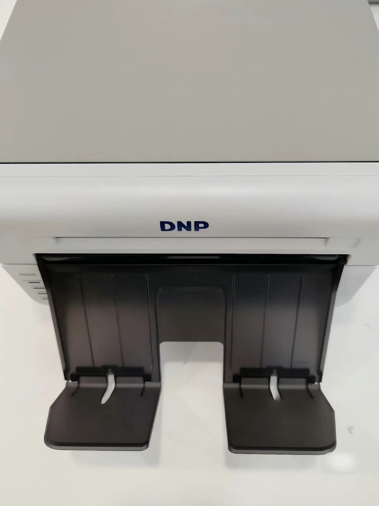 Original DNP DS620 Professional Dye Sublimation Photo Printer High Speed Photo Booth Printer for Studio & Event Photography