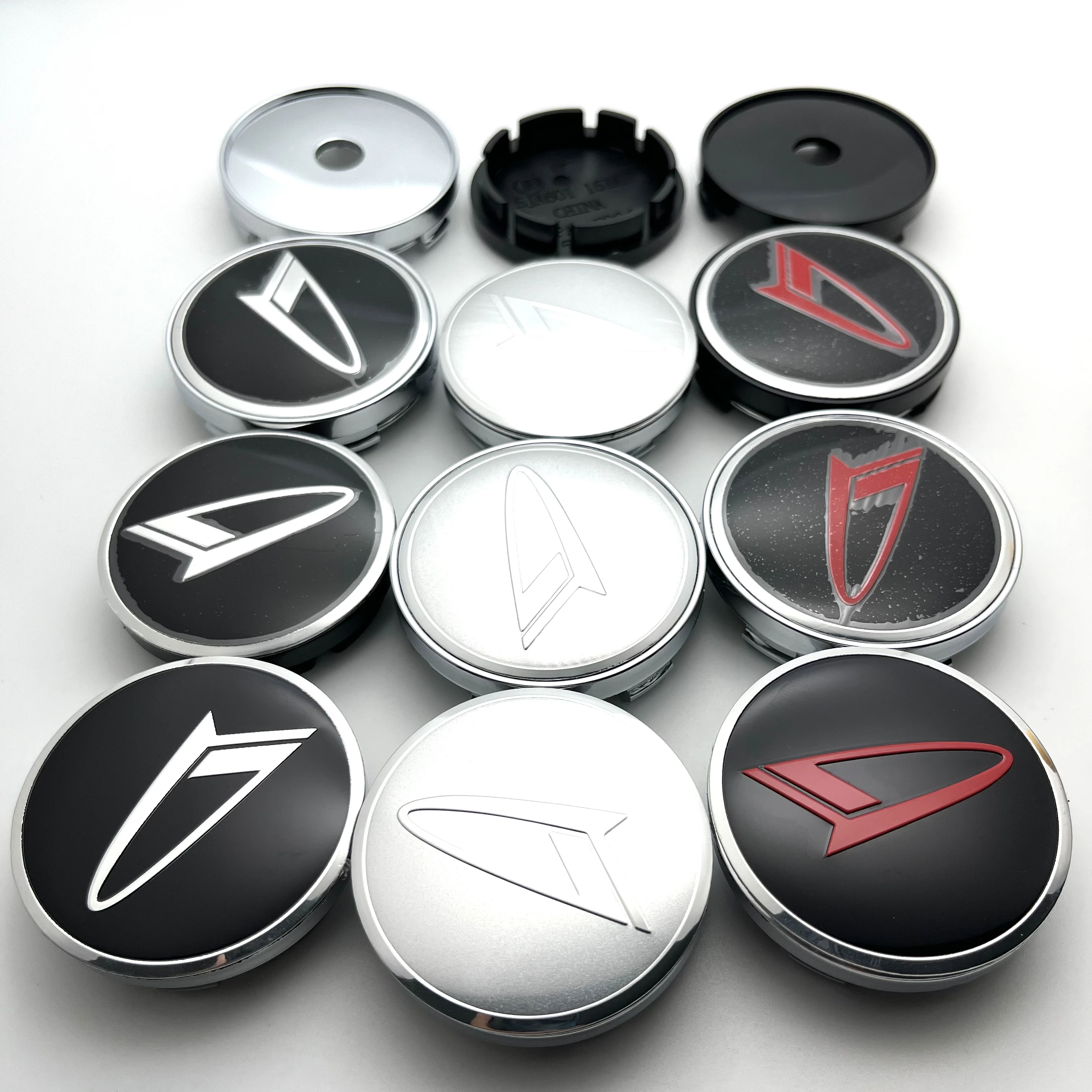 4 unids/set 56mm 60mm Daihatsu 3D emblema del coche centro de la rueda tapacubos llanta insignia cubre decoración Reinstalar pegatinas creativas Accesorios