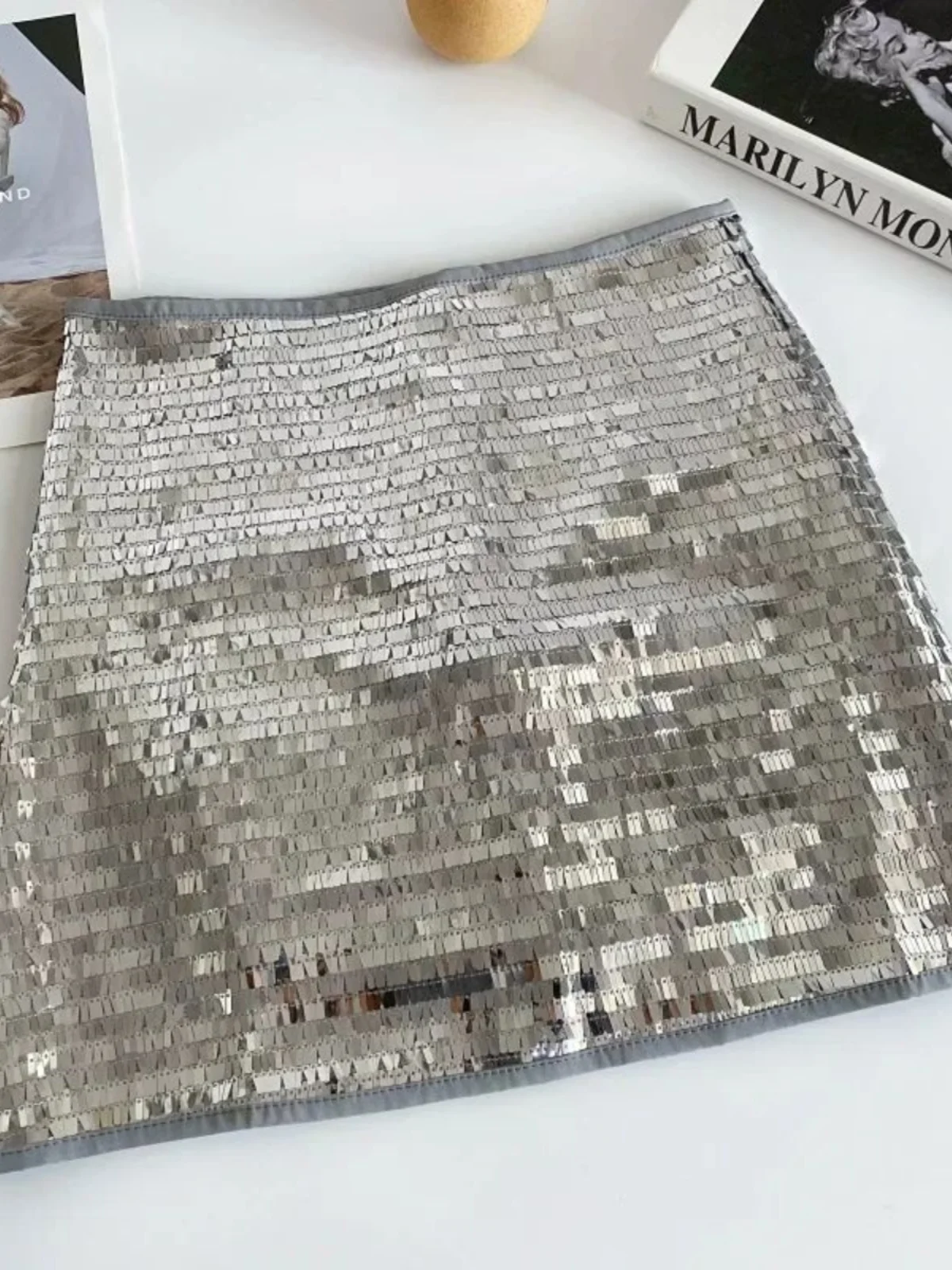 Gonna longuette Aline ort dimagrante a vita alta avvolta sui fianchi ini Street Sle Gonna longuette da donna nella collezione estiva degli anni '20