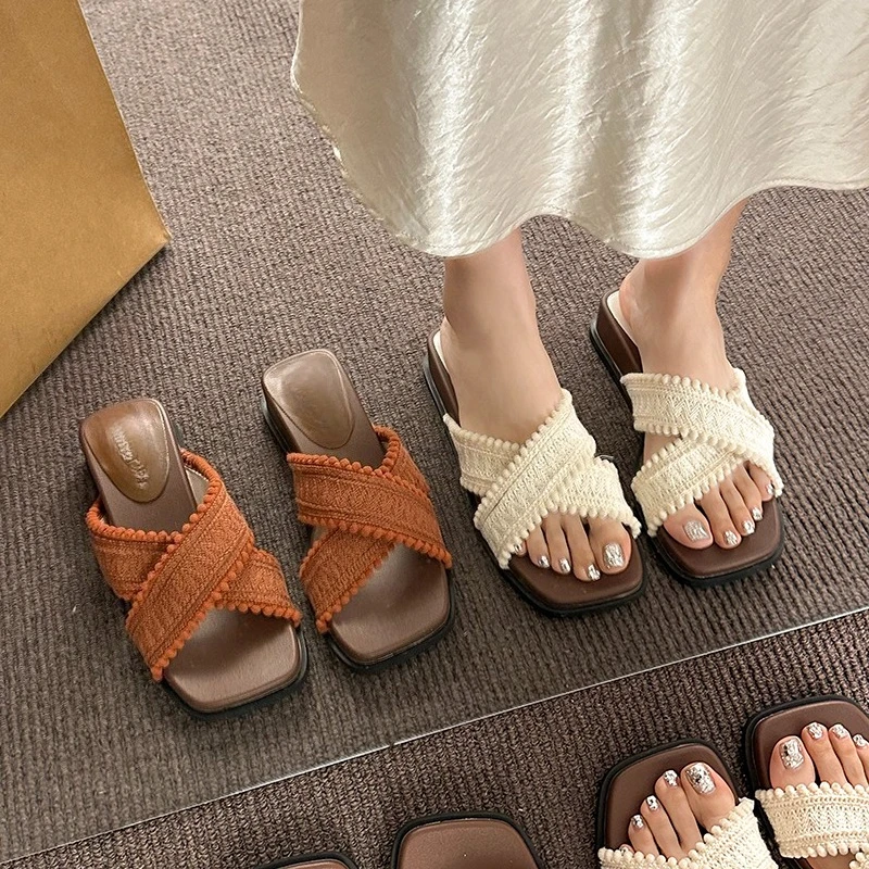 

Новые летние сандалии на танкетке с перекрестными тканевыми ремешками, квадратным и открытым носком, на мягкой нескользящей подошве