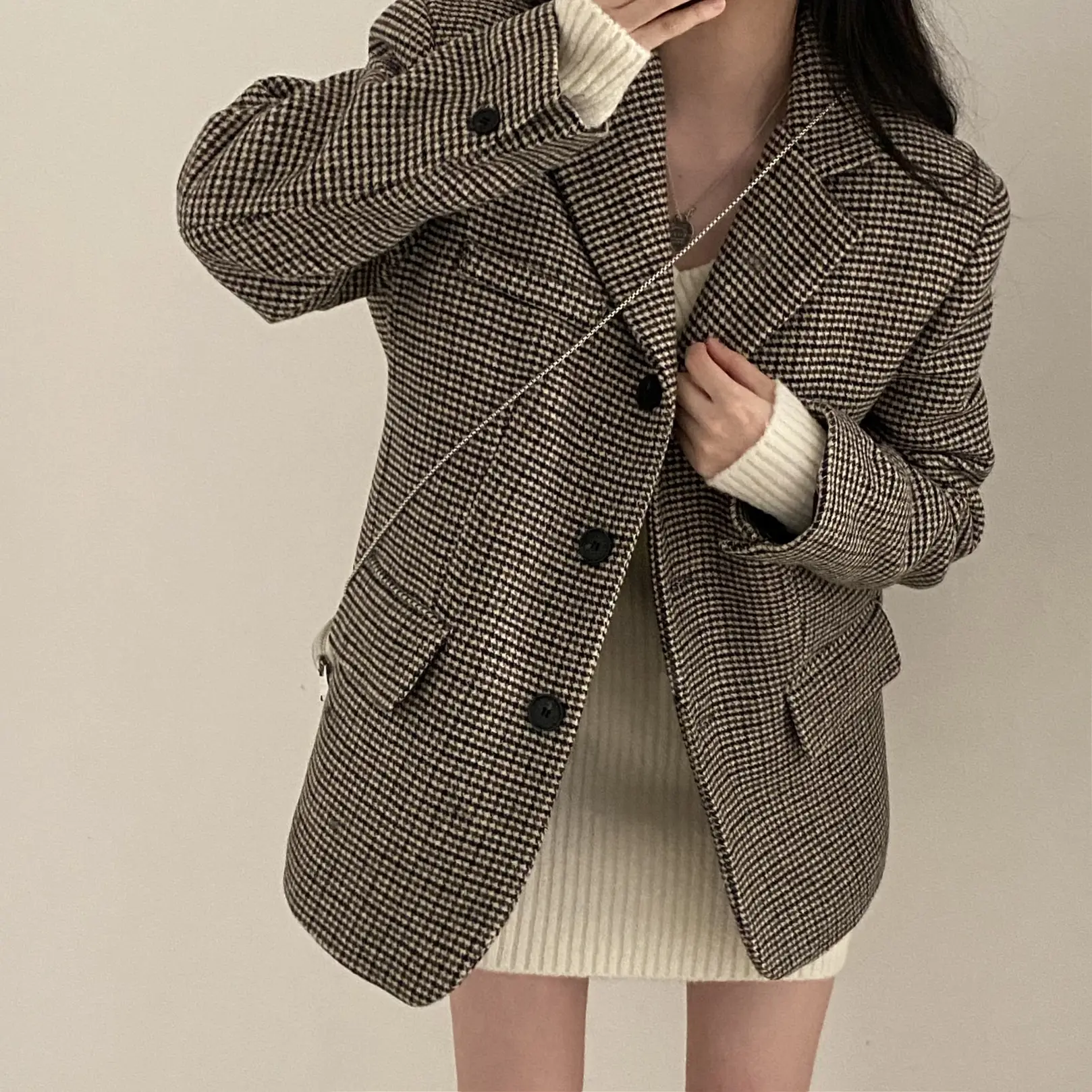Korean Style Vintage Plaid Suit Jacket Women Loose Lazy Mid-Length Woolen Coat Polyester Fabric Single Button Closure