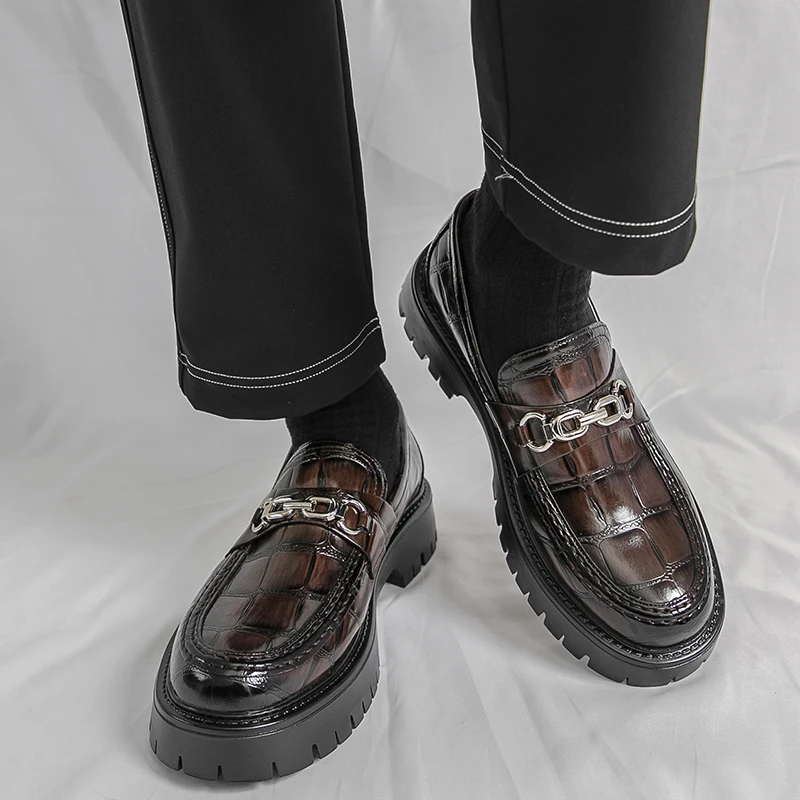 

Thick Soled Men New Crocodile Pattern Summer Loafers Metal Breathable Classic Business Dress Casual Fashion Shoes