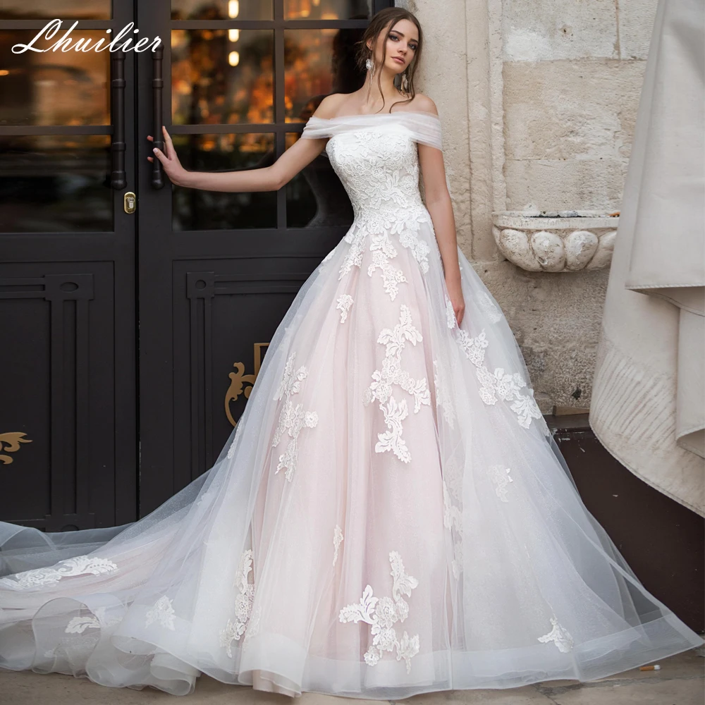 

Lhuillier Customized A Line Boat Neck Tulle Wedding Dresses Floor Length Lace Appliques Bridal Dress with Court Train