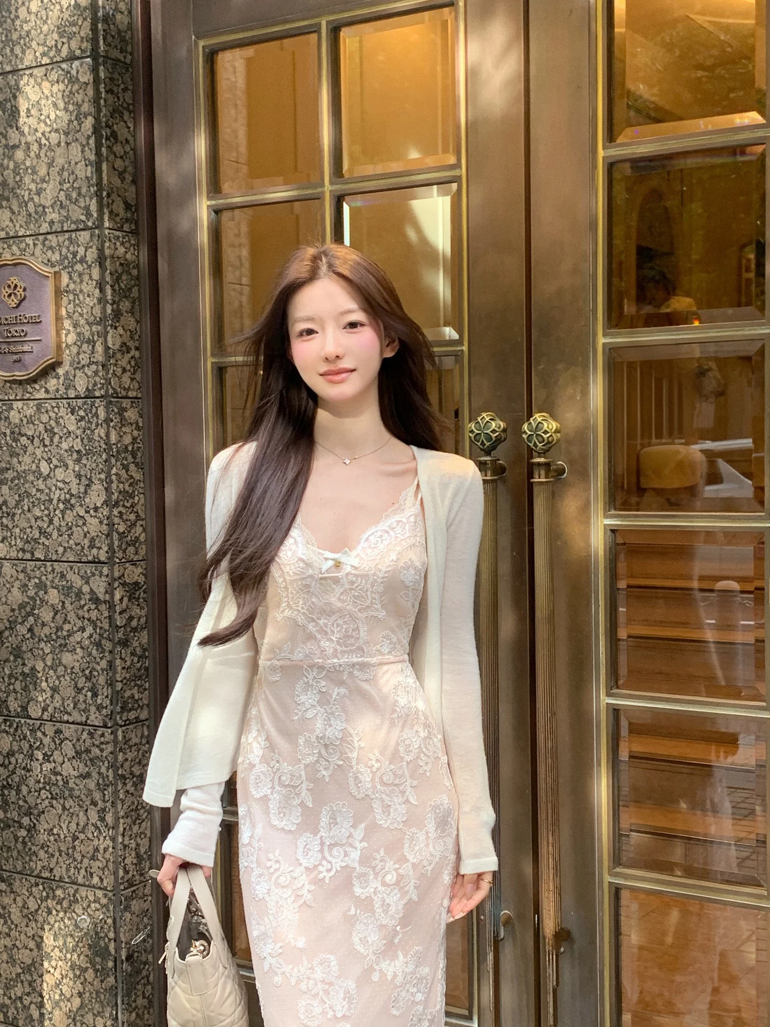 

Ele Вышитая кружевная 3D длинная юбка с розой на бретельках Holiday Dr Полиэфирная ткань с высокой талией Мумия пуховое яйцо Miss Frien...