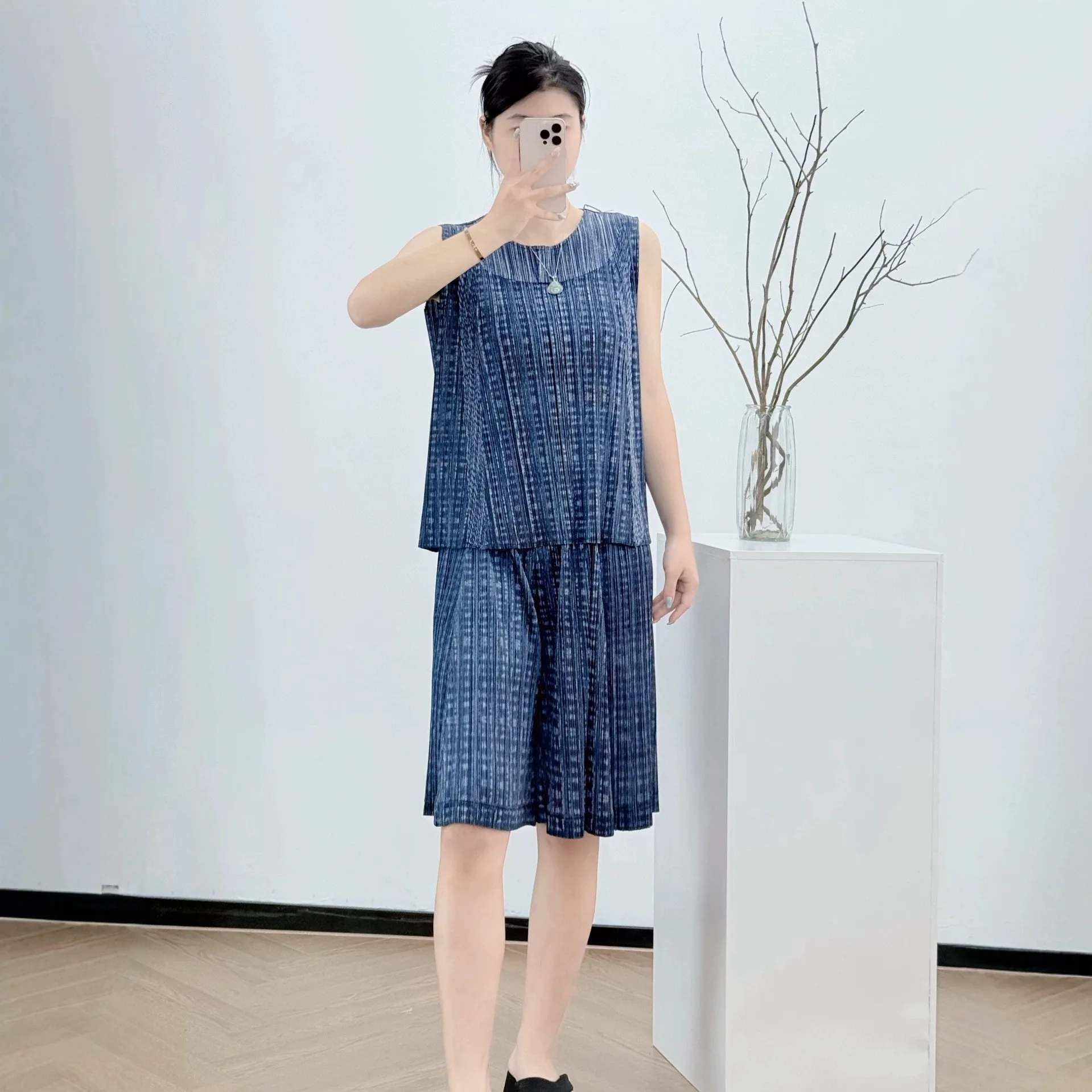 Miyake Pleated 2026 Summer New Korean and Japanese Casual Pleated Shorts Set Fashionable Vintage Style Comfortable Relaxed Set