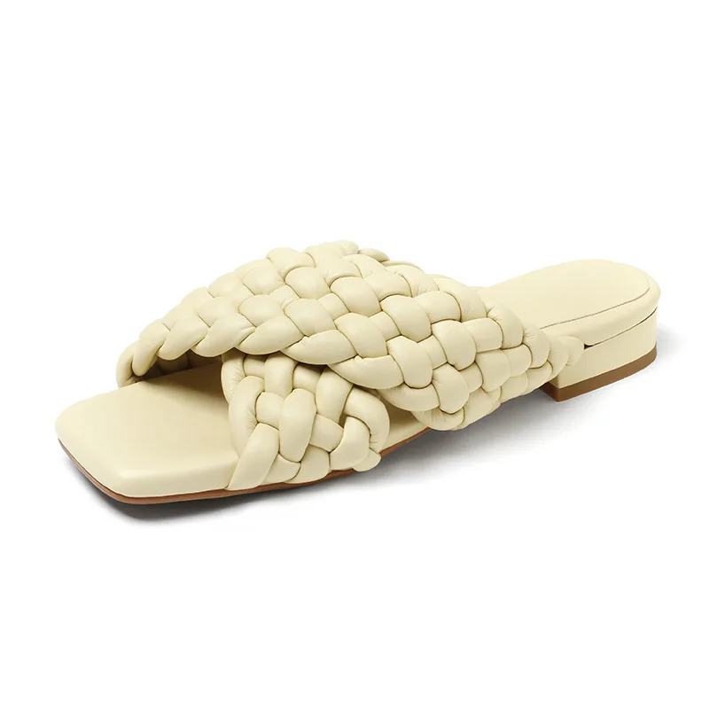 Nieuw Weven Modieuze Zomer Platte Slippers Europese Amerikaanse Zoete Vrouwen Spons Crème Puff Reus Zacht Strand Lage Hak Sandalen