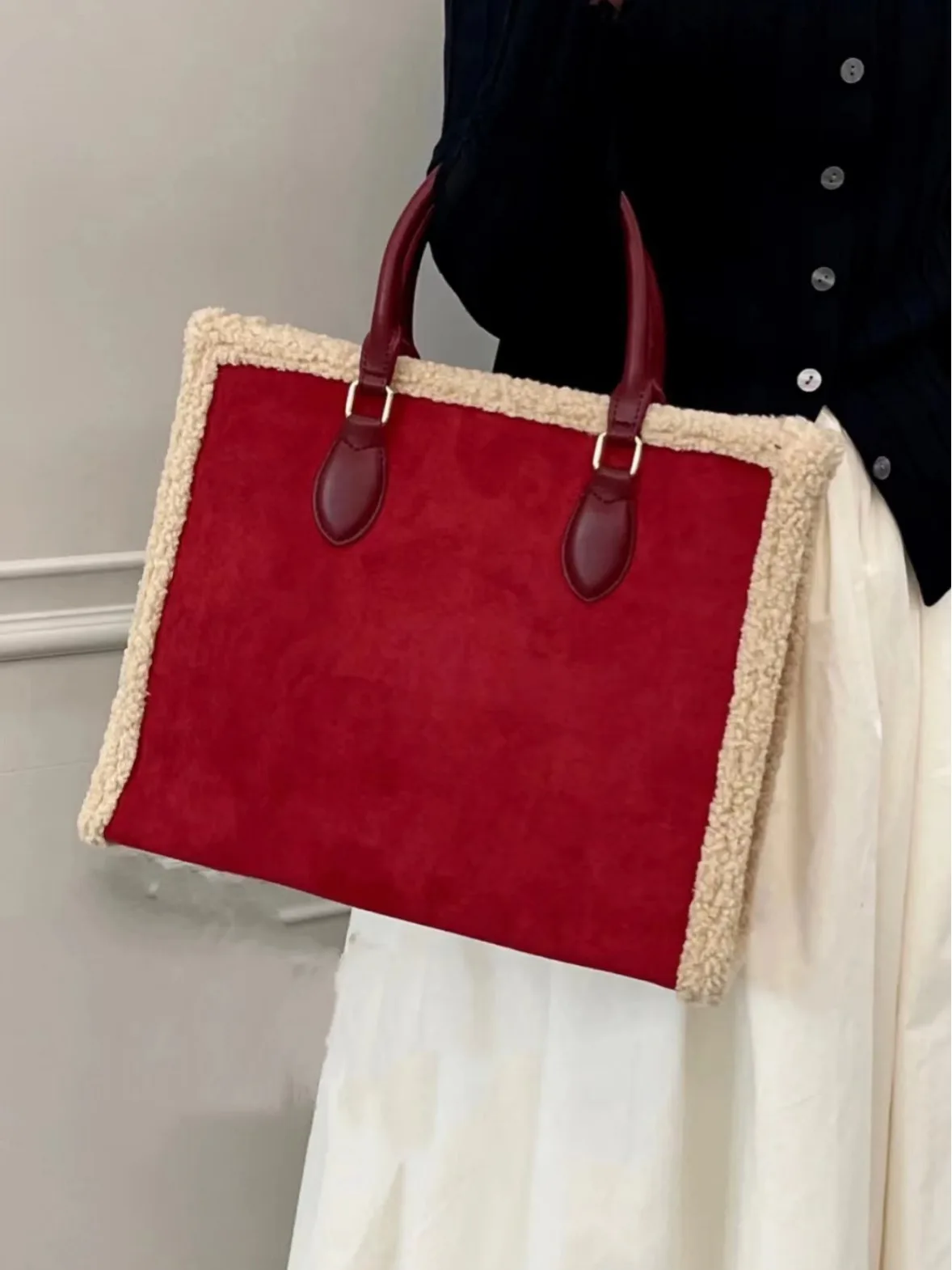 Large Capacity Tote Bag 2025 Spring and Autumn New High-end Lamb Wool Bag Casual and Versatile Shoulder Handheld Women's Bag