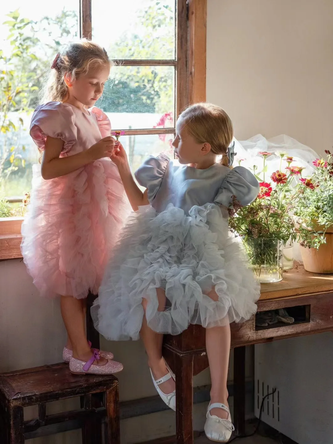 Vestidos de princesa de manga corta para niñas, bata de pastel para el Día de los niños, vestido de flores dulces, WF9706, 2023