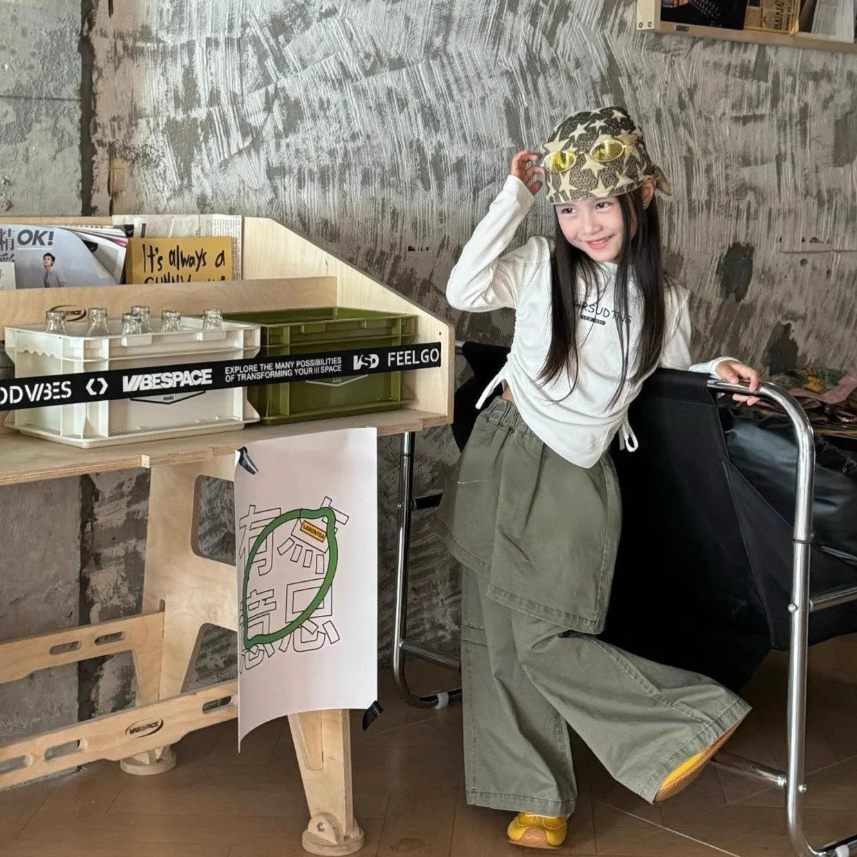 بدلة الفتيات 2025 الخريف ملابس الأطفال الجديدة الكورية نمط فتاة طفل مطبوعة أسفل قميص كسول واسعة الساق تنورة السراويل مجموعتين #2