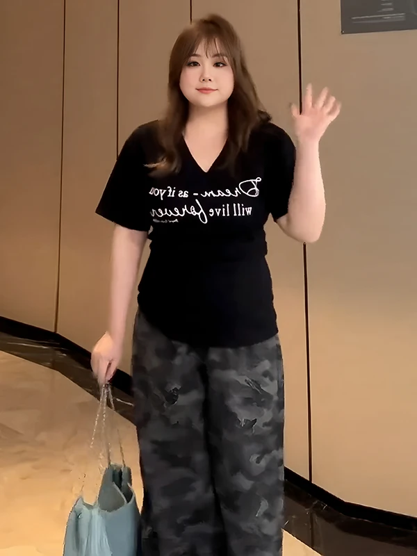 

Женская футболка больших размеров в корейском стиле с буквенным принтом, V-образным вырезом, коротким рукавом, утягивающая талию, летний модный топ