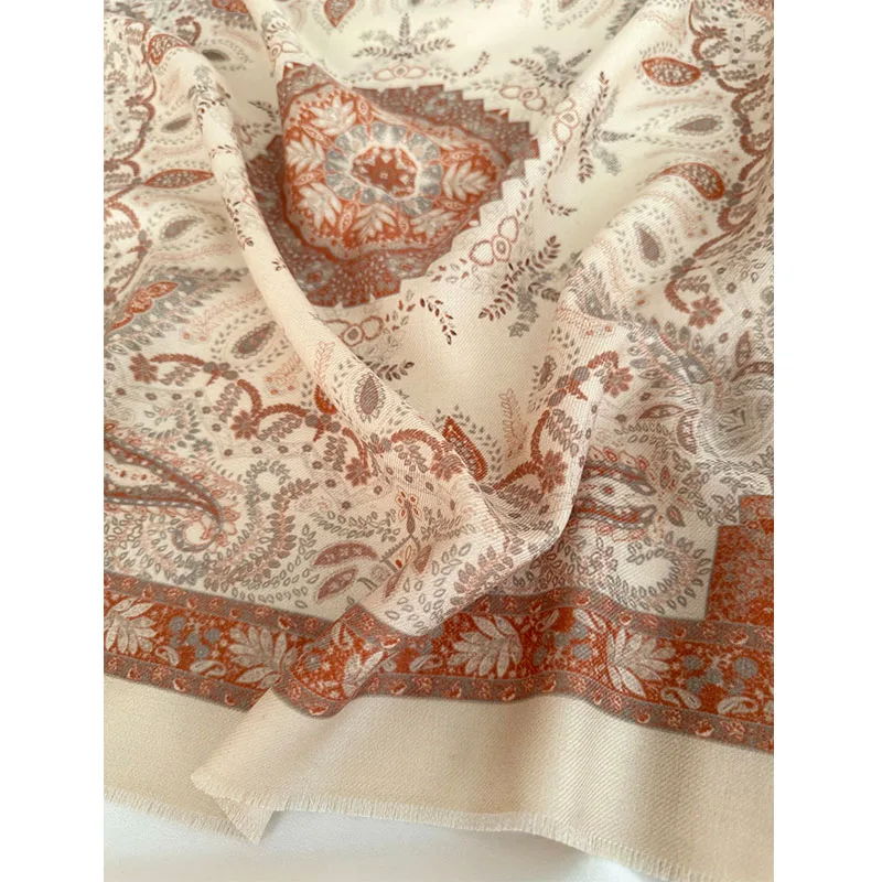 جديد الخريف والشتاء تصميم فريد 80% الصوف 20% التوت وشاح حريري للنساء بيزلي نمط المألوف شال الحجاب 70 سنتيمتر