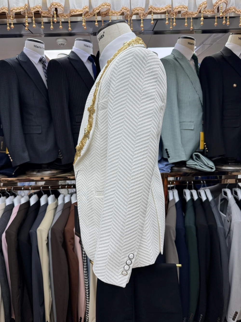 Male Chic Golden Beaded Tuxedo 3 Pieces Date Proposal Outfit Handsome Shawl Lapel Suit Set For Men Wedding Groom Sets On Sale