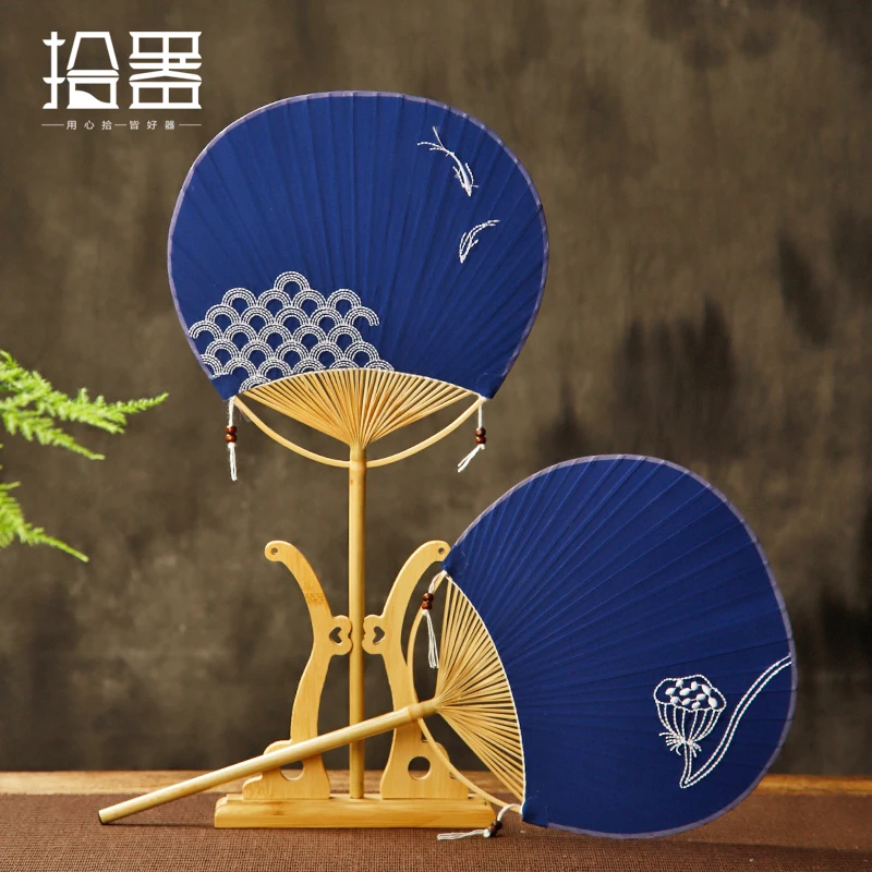 Chinese style hand embroidered round fan retro palace fan cotton linen fan bamboo fan round Pu fan summer