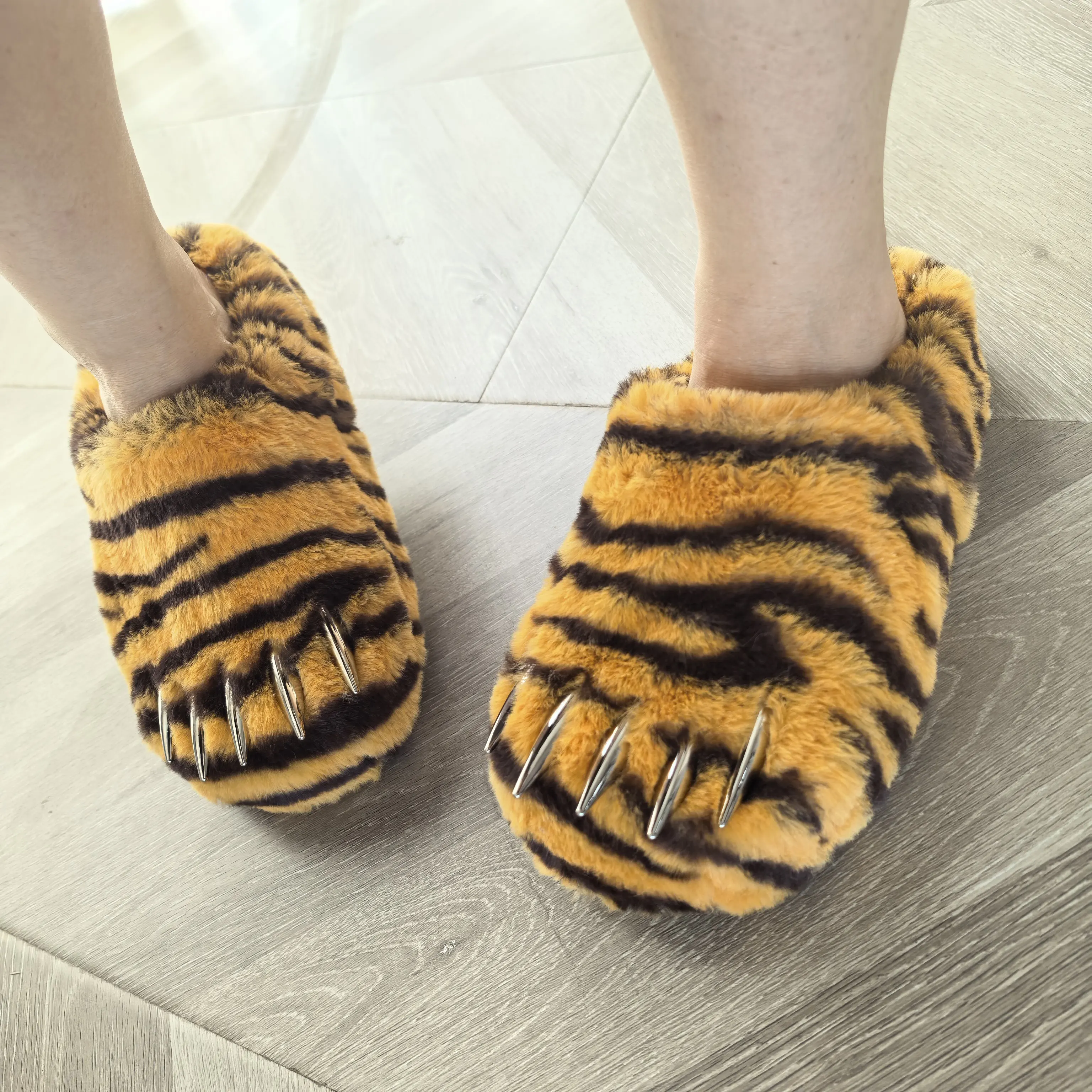 Customizable Unisex Fur Mules Slipper LEOPARD Claw Slides Mules Fashion Outdoor Custom Paw Mules Shoes with four seasons