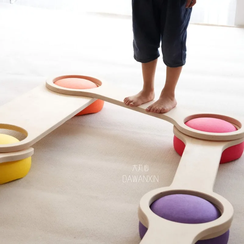 Children's wooden river crossing stone balance board sensory integration training equipment baby vestibular disorder toys