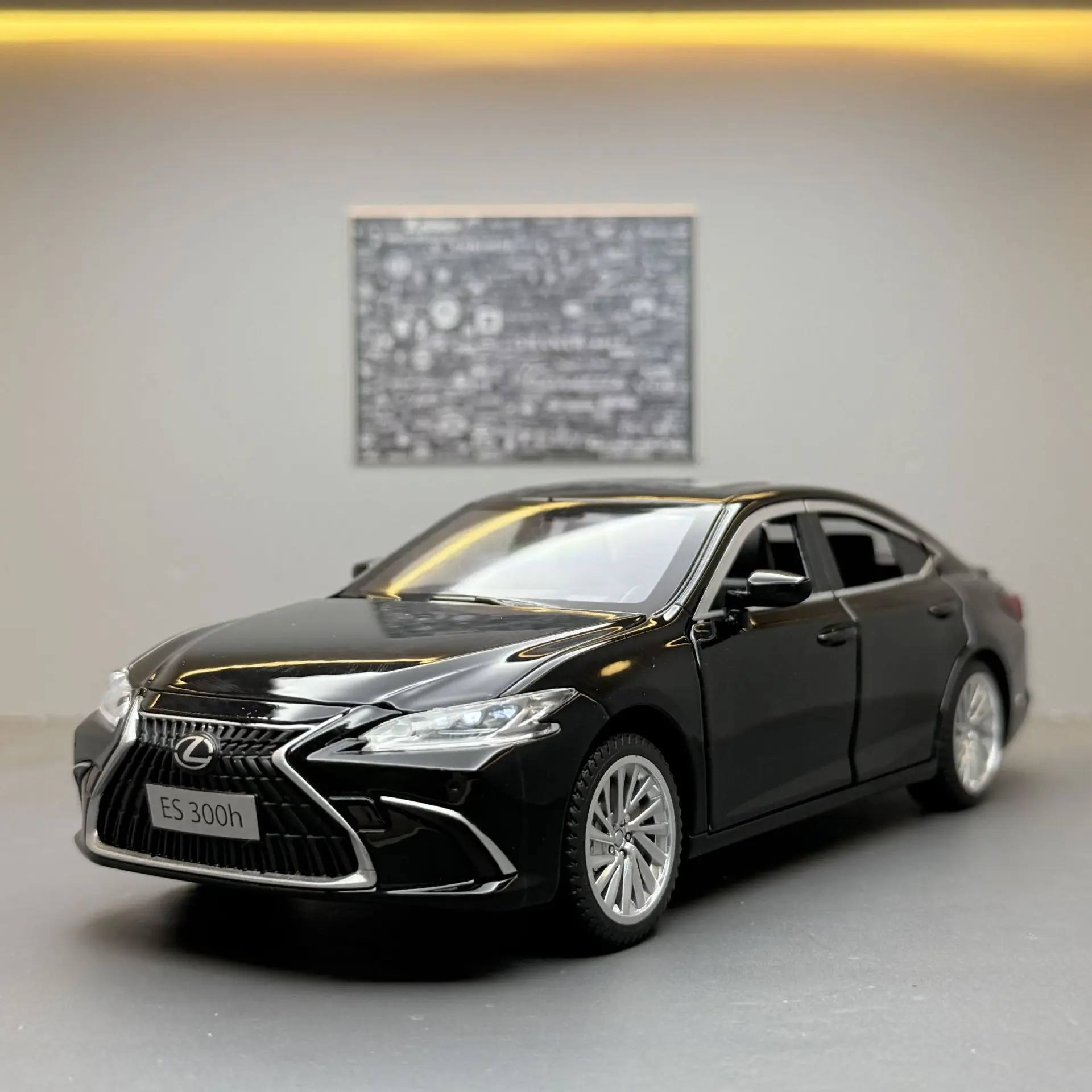 1:24 ES300H voiture avec son et lumière retirer jouet pour enfants modèle de voiture ornement moulé sous pression en alliage modèle de voiture à collectionner