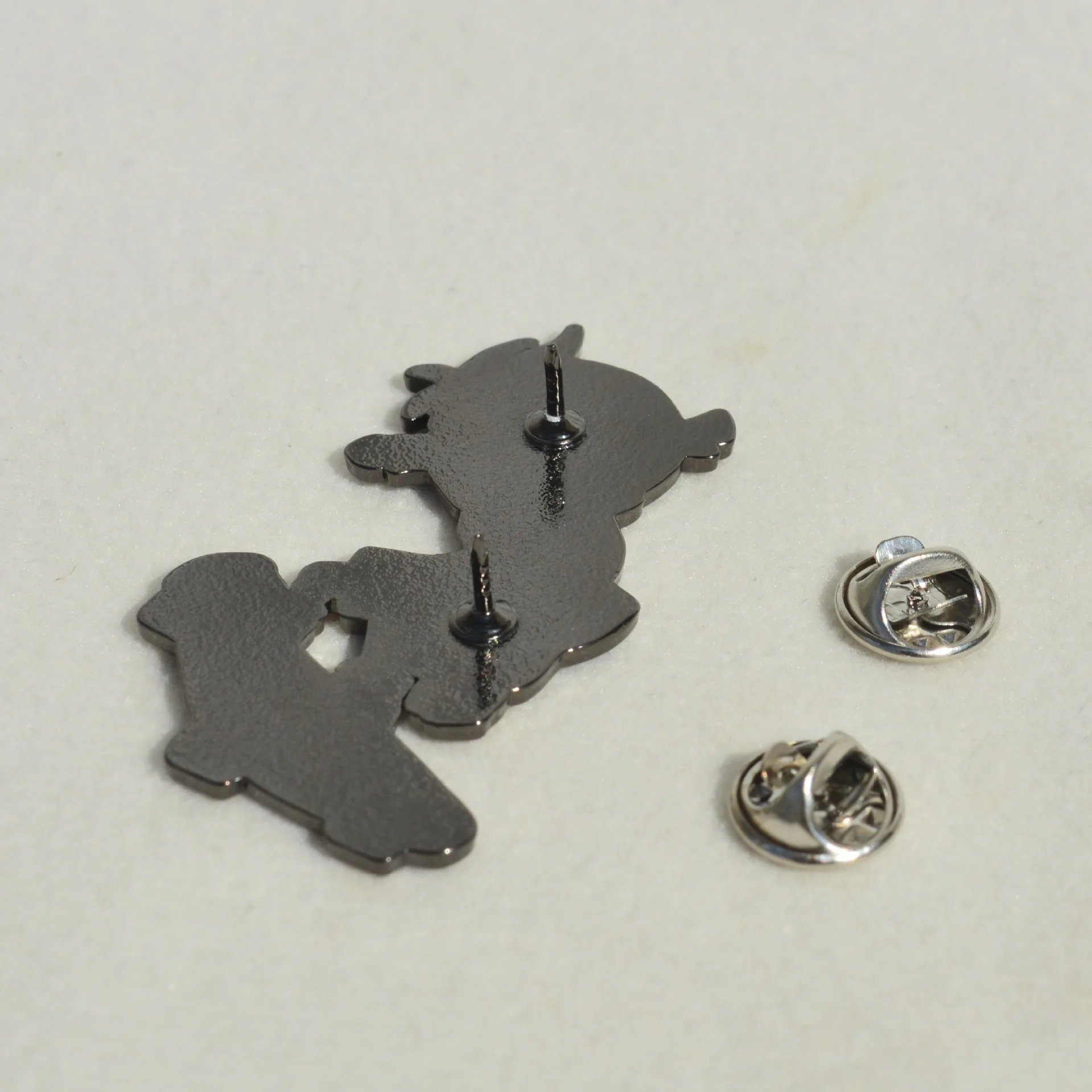 Edogawa Conan Pins Pendant Anime Detective Conan Metal Badges Japan Manga Animation Brooches Bag Backpack Clothing Lapel Cosplay
