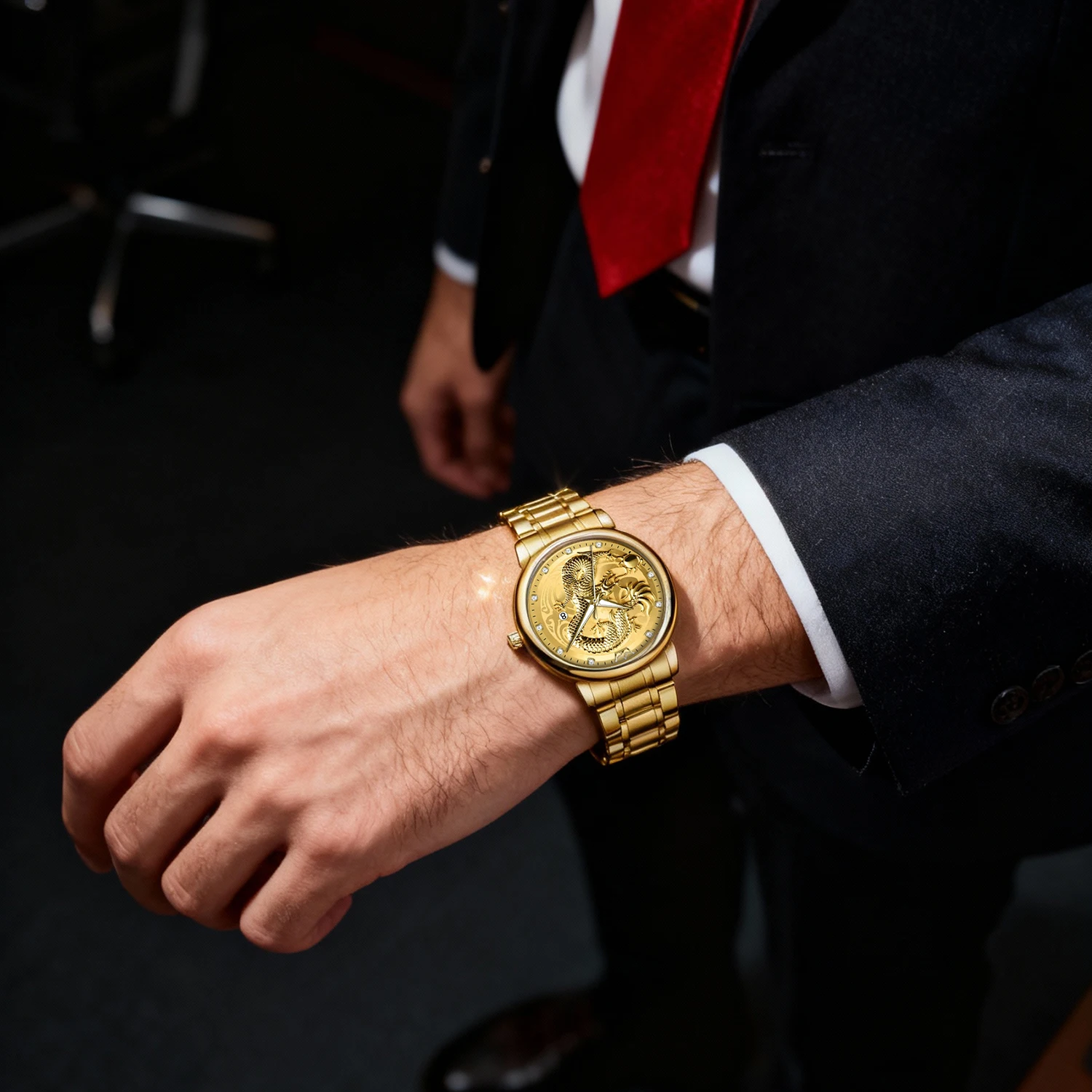 ساعة كوارتز عصرية للرجال بمينا تنين من الفولاذ الماسي 2025 - ساعة يد فاخرة مقاومة للماء