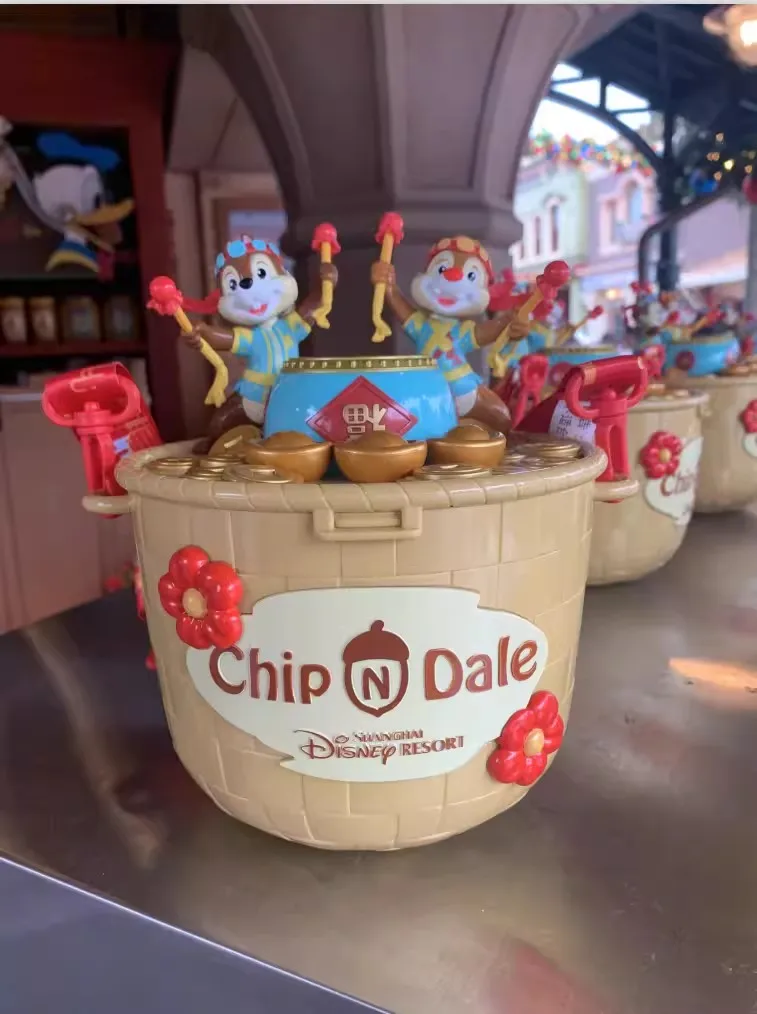 Shanghai Disneyland: Plushie Wind Chimes, Water Cups, Heart-shaped Single-shoulder Popcorn Buckets, Birthday Souvenirs view 3