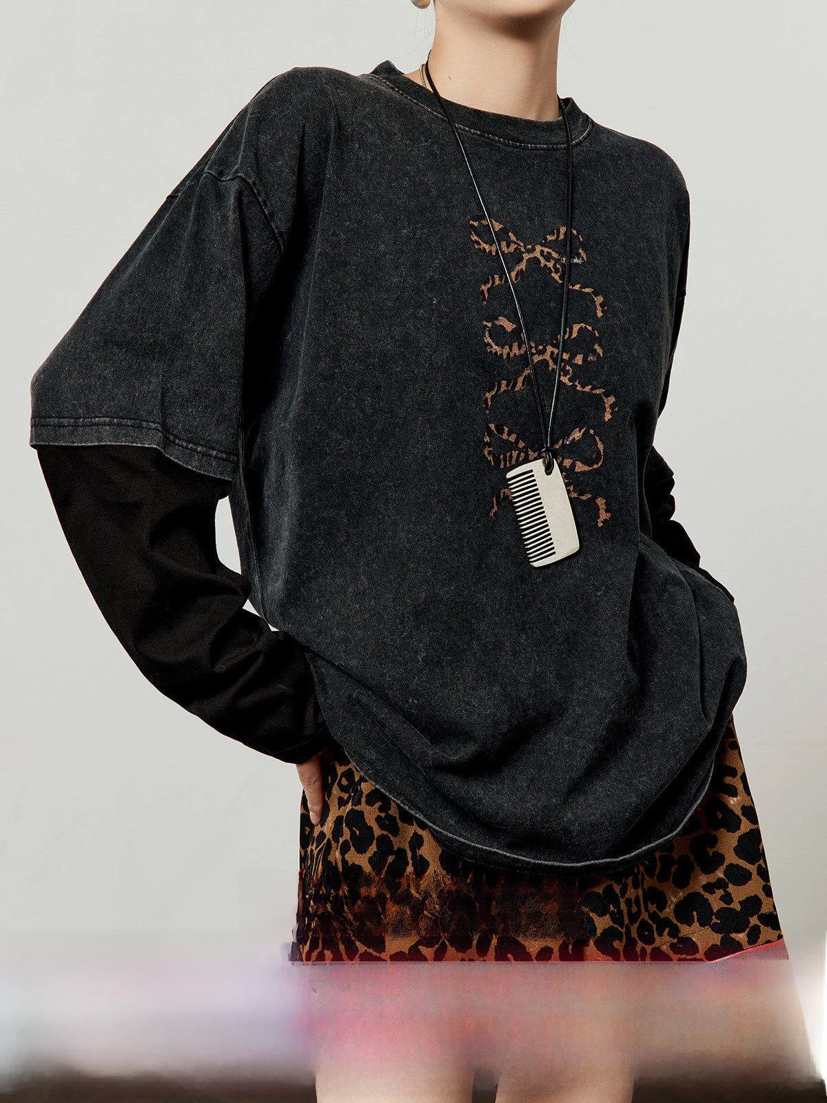 

Bla Silk T-irt Women's Loose Long Sve Leopard Print Knot Casual Sle Autumn New Arrival by Zhou Li Wu