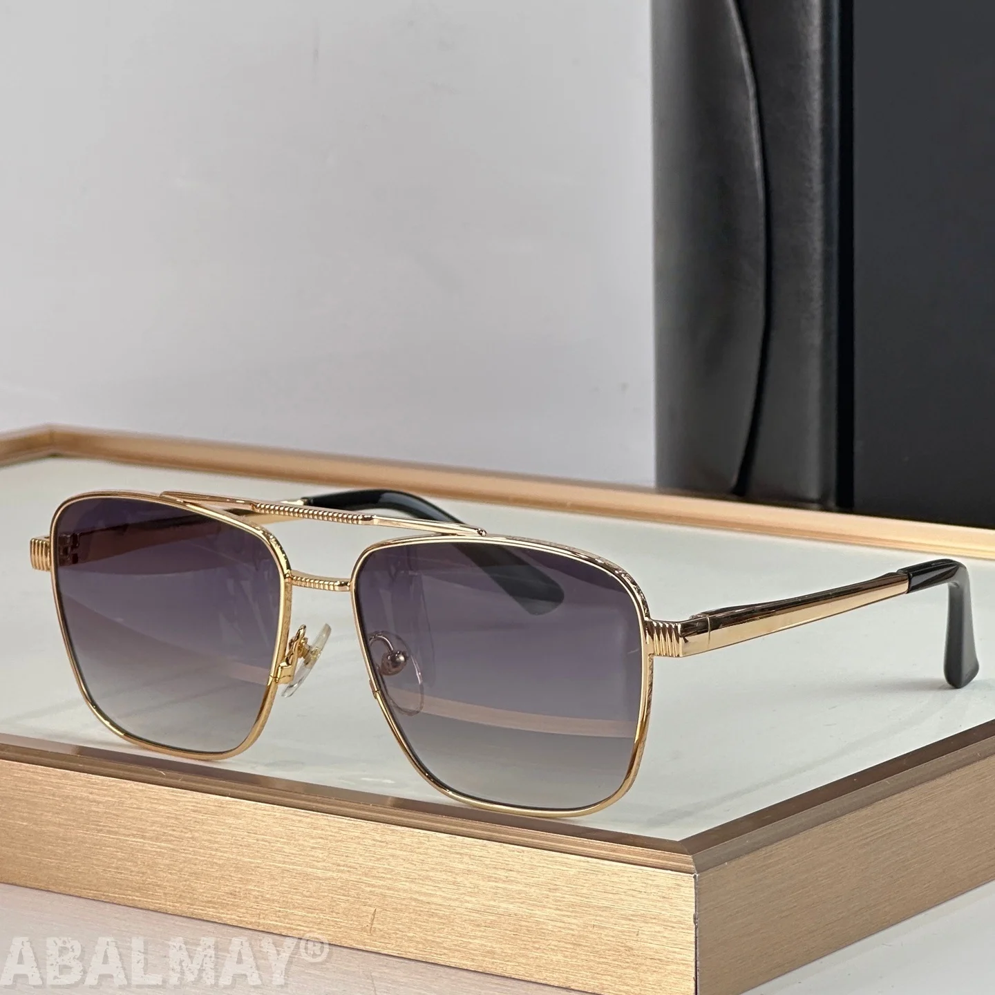 

MAY THE PADKYLOB Top Quality Mens Sunglasses for Women Classic Punk Luxury Acetate Titanium UV400 Designer Sunglasses with box