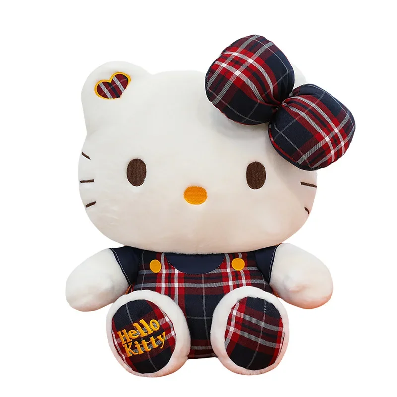 ตุ๊กตาซานริโอ้ เฮลโลคิตตี้ น่ารัก ตุ๊กตาผ้ากำมะหยี่ นั่งท่าทางนักเรียน ลายสก็อต หมอนตุ๊กตา ของขวัญวันเกิดสำหรับเด็ก