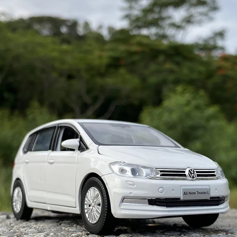 1/32 Volkswagens Touran MPV Alloy Car Model Diecast & Toy Vehicles Simulation Car Model Sound Light Collection Toy Gift