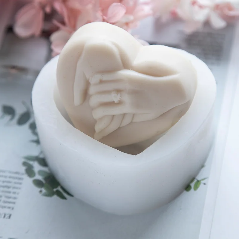 Love Hand in Hand Candle Mold Gypsum Grinding Tool Heart Shaped Chocolate Wedding Cake Candle Silicone Mold
