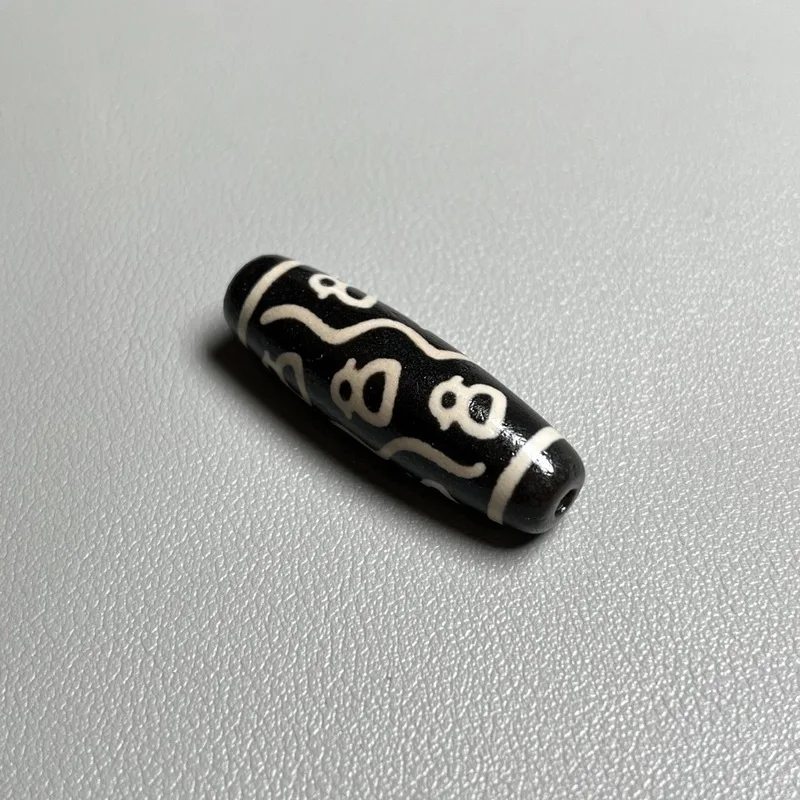 Ethnic-Style Natural Agate Pendant With A Patina, Featuring Nine Gods Of Wealth And A Dzi Bead, Projects