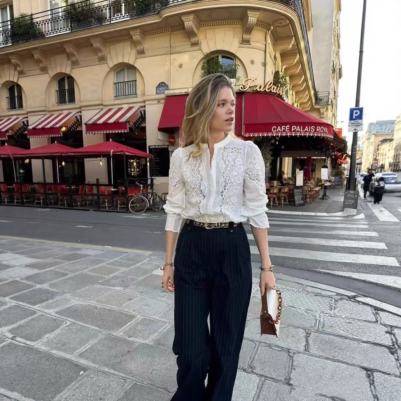 

【Gift Free】French Style Women's Elegant Embroidered Lace Hollow Round Neck Puff Sleeve Long Sleeve Shirt New Arrival