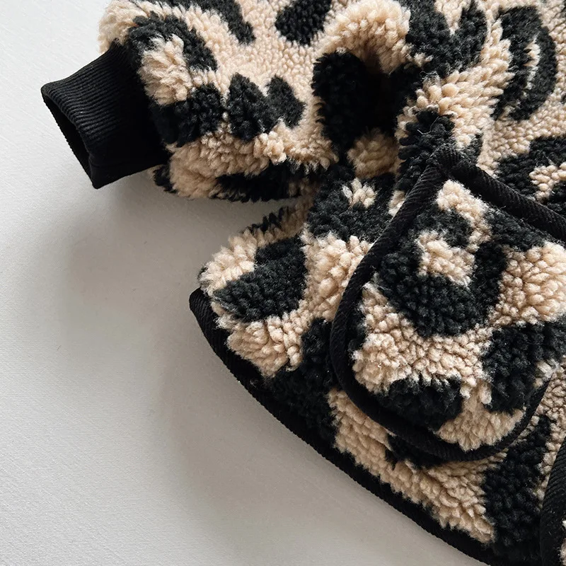 Autunno inverno cappotto per bambini ragazze stampa leopardata peluche vestiti imbottiti in cotone versione coreana di ragazzi moda cappotto caldo