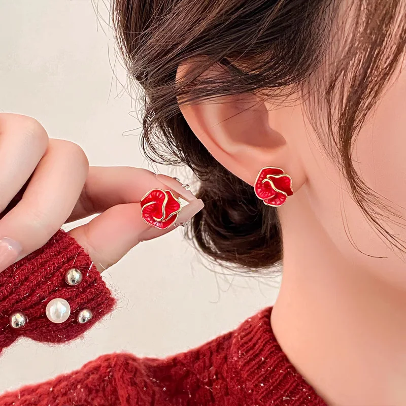 2025 Niche Design Light Luxury Temperament Unique Camellia Stud Earrings For Women Fashion Simple Metal Jewelry Gifts Wholesale