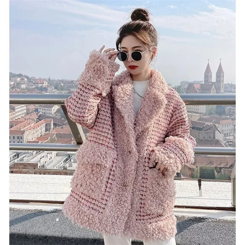 

2024 Winter Fragrant Lamb Wool Coat Fashion Loose Pink Plaid Stitching Slim Thickening Warm Cotton-padded Jacket Coat Women