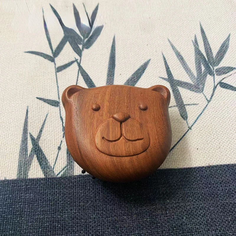 Mini Sandalwood Creative Bear Shape Decorative Ornaments Portable Massage Air Cushion Comb Decorative Figurines Home Accessories