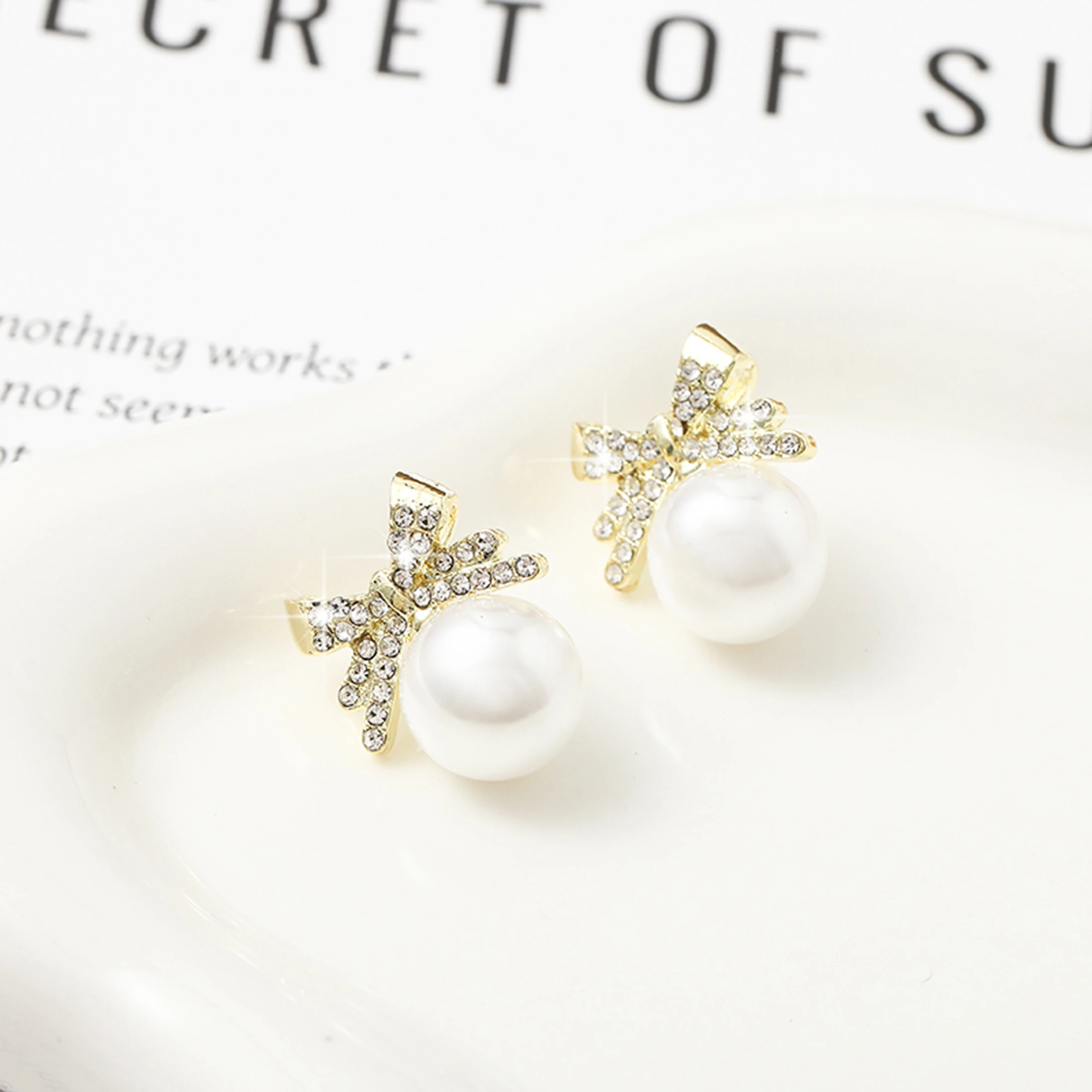 Earrings Exquisite Imitation Pearl Women's Butterfly Crystal Bow Earrings Wholesale