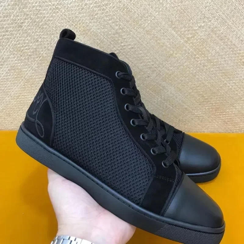 หรูหราแฟชั่น High Top สําหรับชาย Trainers ขับรถ Spiked สีดําสุทธิของแท้หนัง Rivets โลโก้รองเท้าส้นสูงรองเท้าผ้าใบรองเท้า