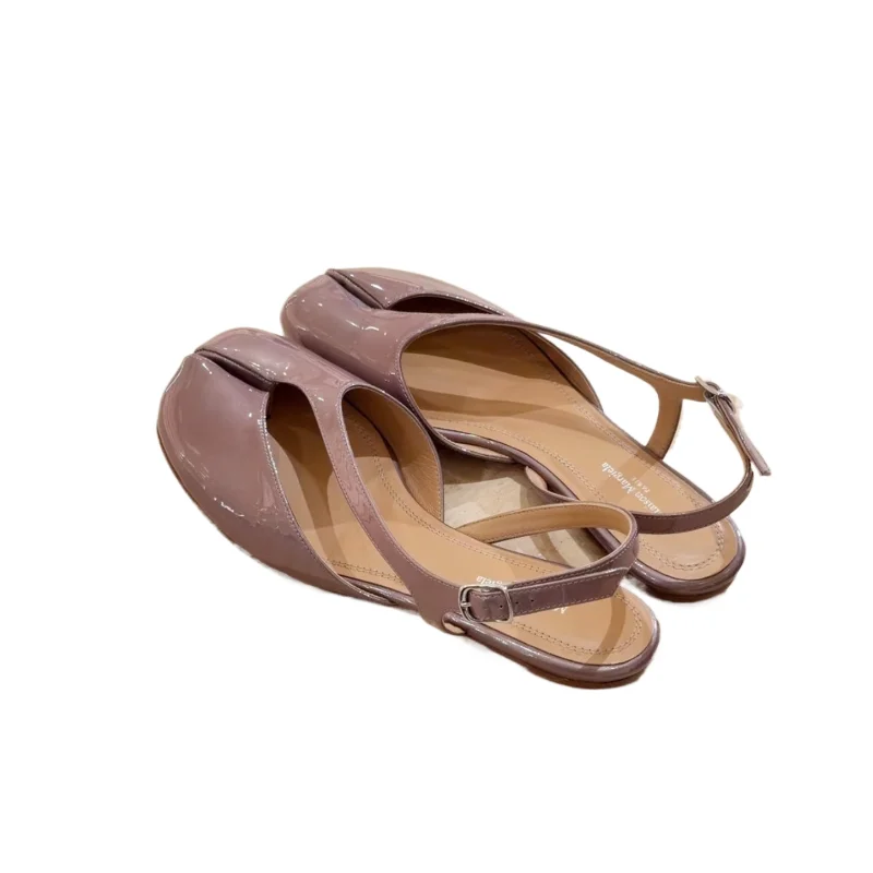 2026 Neue Damen-Sandalen: Designer-Knöchelriemen-Sandalen mit Schnalle, Slingback, niedrigem Absatz, elegante Mary-Jane-Schuhe mit geteilter Zehenpartie