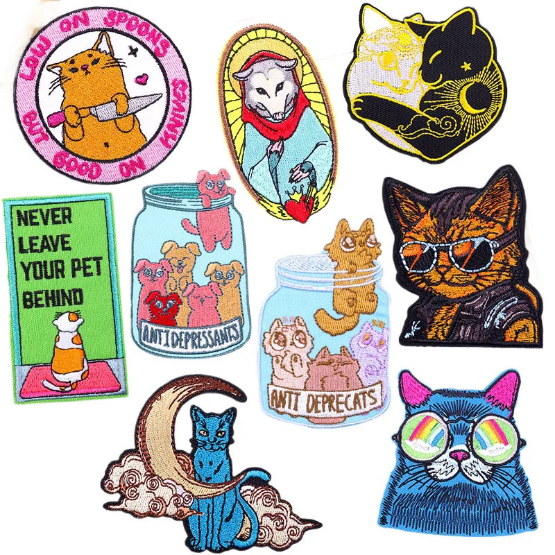 

Cartoon Art Embroidery Patches DIY Lovely Cat Dog Iron on Cloth Stickers Chest Badges Clothes Bags Hats Personalized Accessories