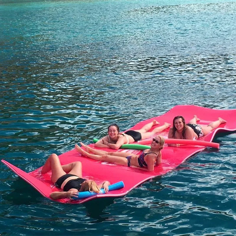Alfombra flotante de espuma de polietileno XPE de tres colores para piscina, lago, océano, recreación acuática al aire libre para adultos