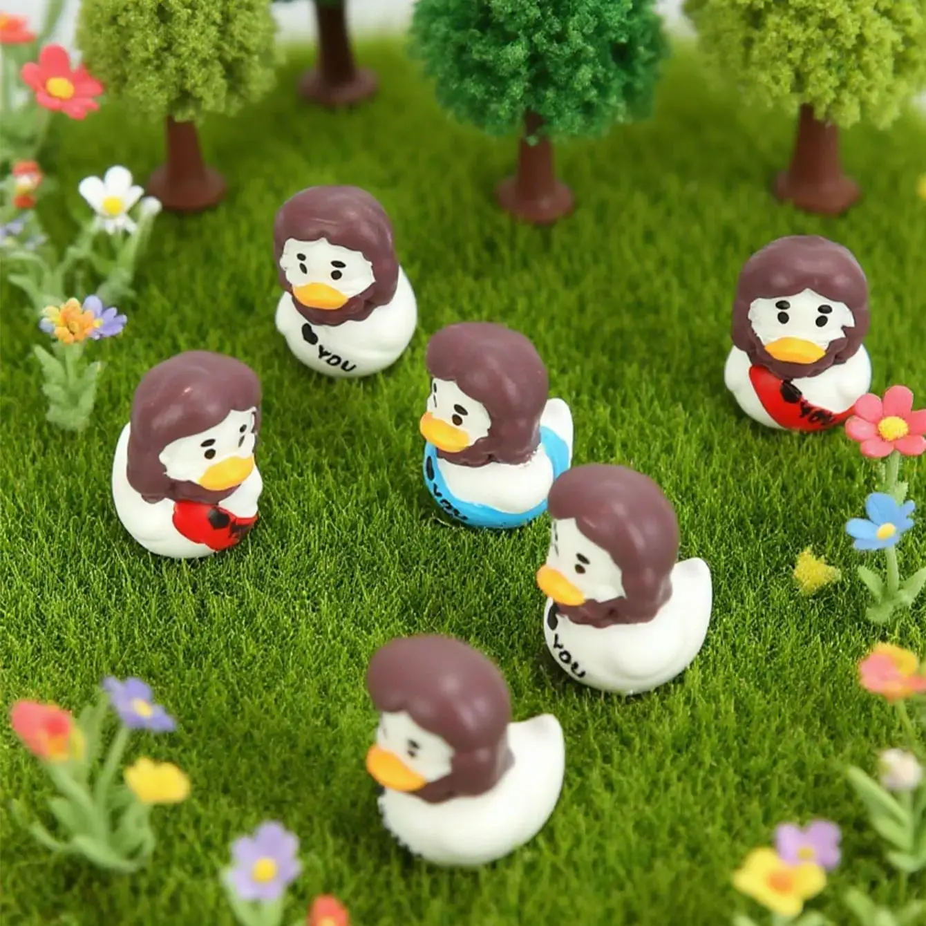 10 قطعة المشهد الصغير الإبداعية يسوع بطة صغيرة ليتل بطة صفراء دمية DIY بها بنفسك اكسسوارات الديكور الحلي الصغيرة