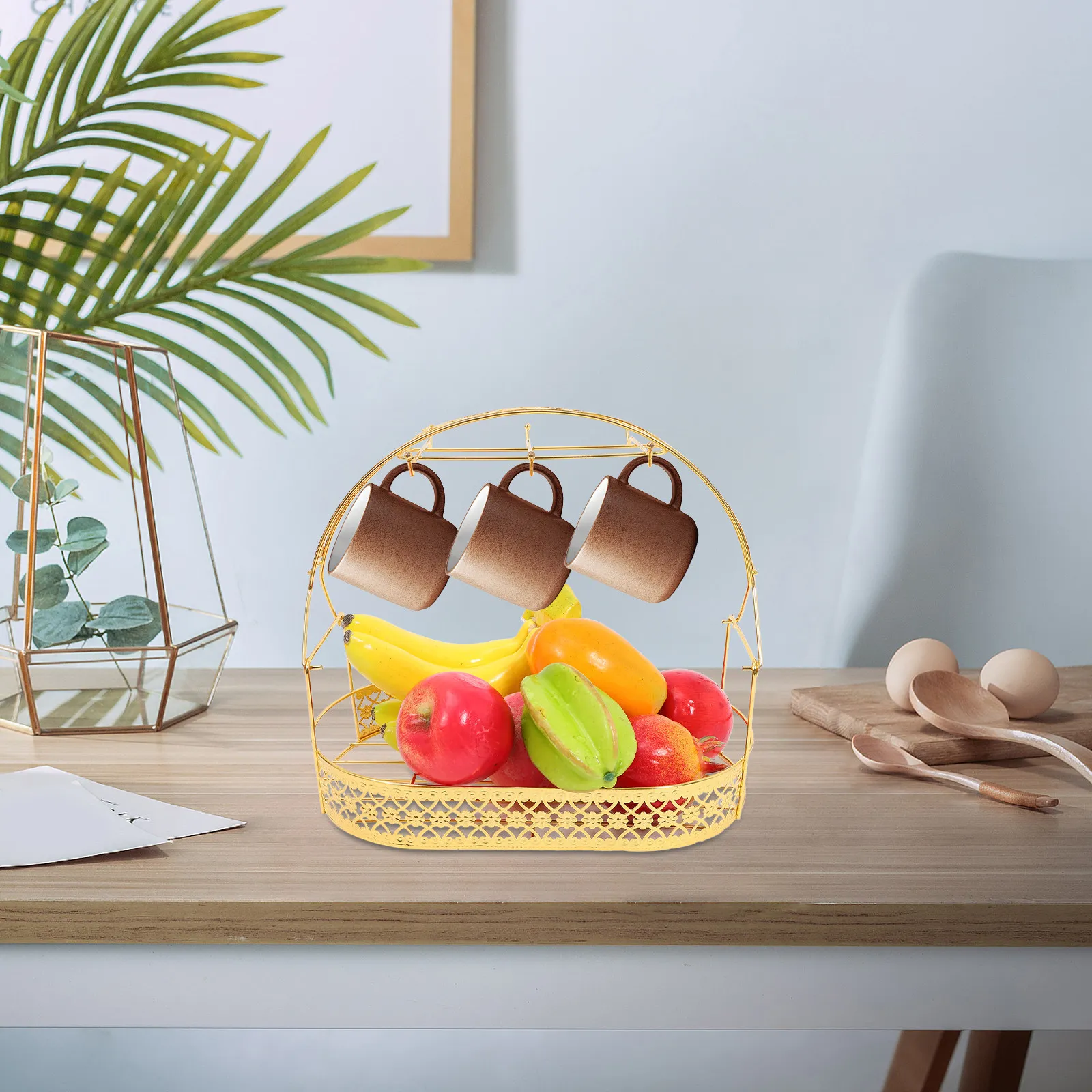 

Подставка для кружек из кованого железа с 6 крючками, позолоченная, с корзиной для хранения, плоская конструкция для хранения кружек на кухонной стойке