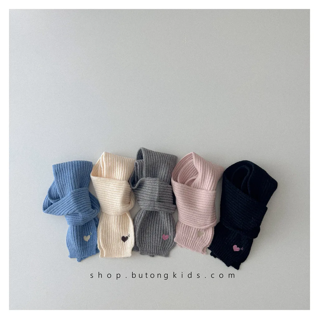 

Children Retro Embroidered Heart Knitted Scarf for Autumn Winter Stylish Solid Color Warm Baby Boys Girls Woolen Scarf